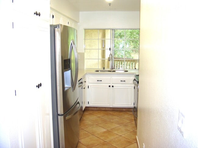 Building Photo - 5837 Oak Bend Ln