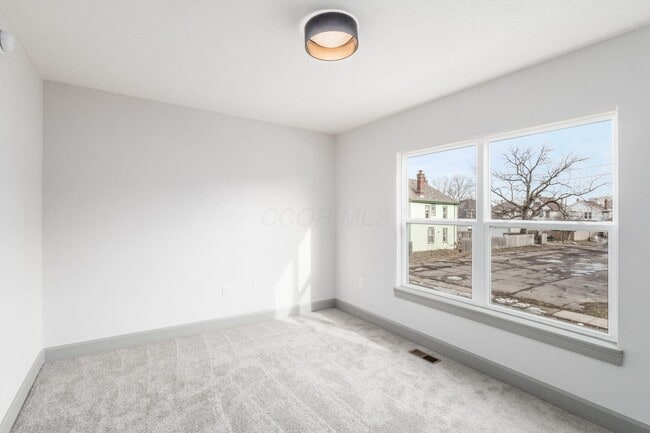 Building Photo - 55 Brehl Ave