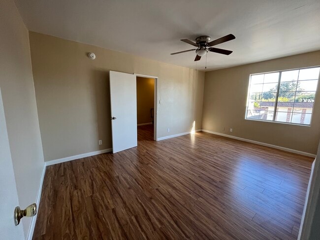 Building Photo - 6939 Hazeltine Ave
