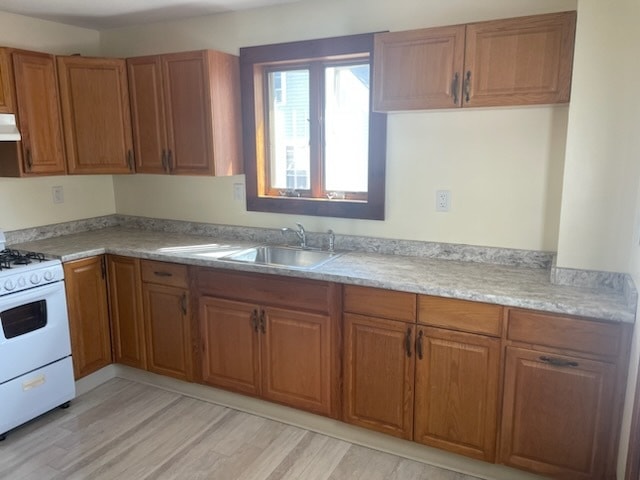 Kitchen - 19 Central St