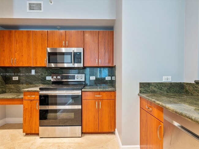 Building Photo - 9172 Collins Ave