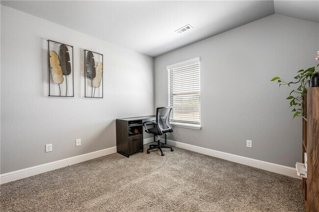 Building Photo - 2041 Tallgrass Ter