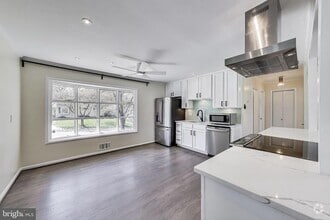 Building Photo - 804 Crothers Ln