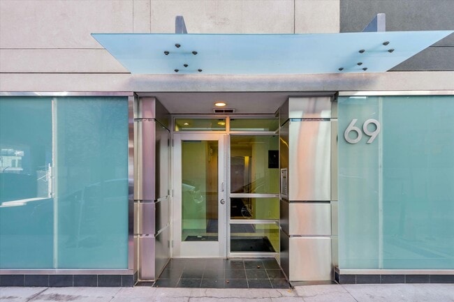 Building Photo - 69 Clementina St