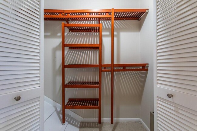 Building Photo - 1214 Cleburne Ave NE