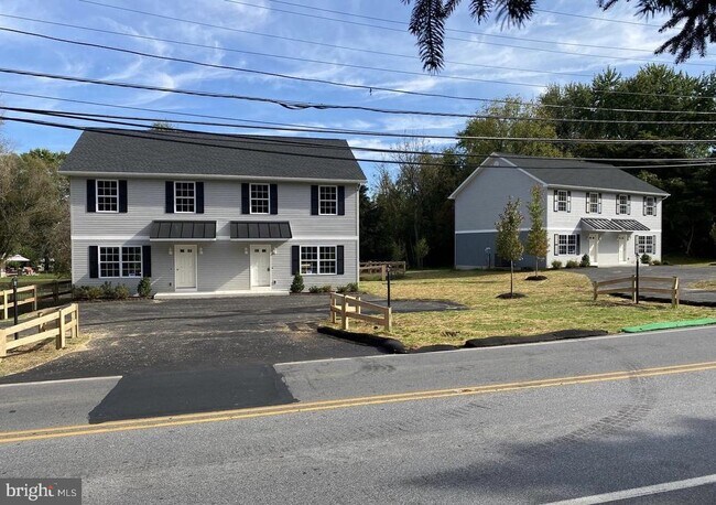 Building Photo - 277 Bondsville Rd