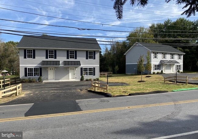 Building Photo - 303 Bondsville Rd