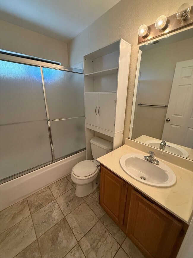 Building Photo - Cambrian 3 bedroom 2.5 Bath Home, Nice Court Location,