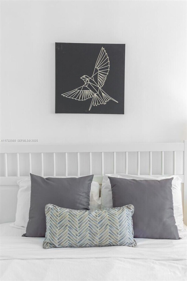 Building Photo - 5445 Collins Ave