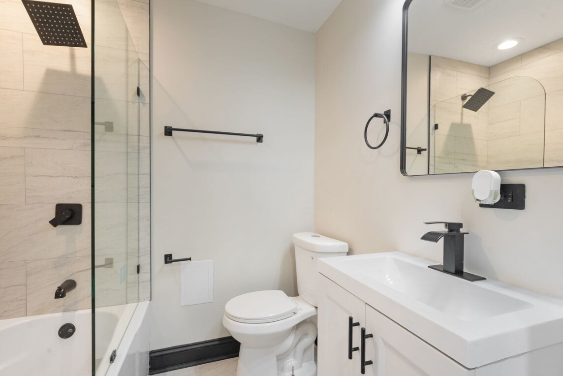 Building Photo - 3824 W Arthington St