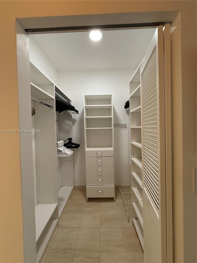 Building Photo - 201 Crandon Blvd