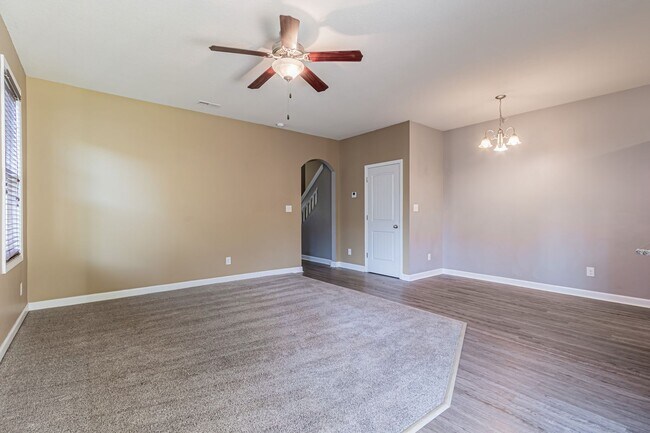 Building Photo - Townhome For Rent!