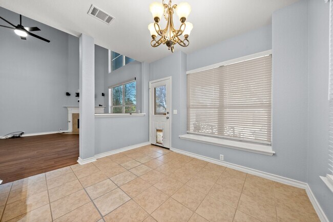 Building Photo - Amazing Pool. stunning 5bed, 3bath, 3Car G...