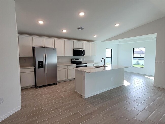 Building Photo - 11100 Vanessa Ave