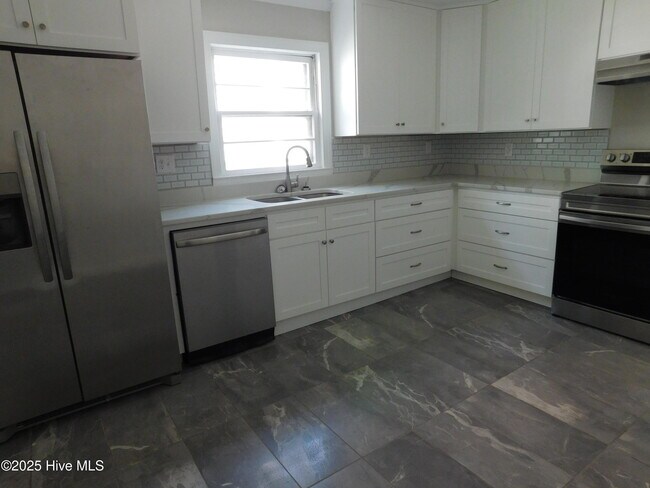 Building Photo - 304 Avenue A