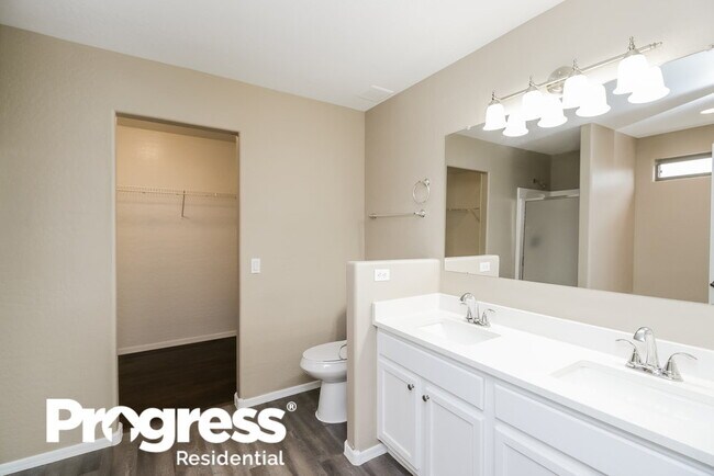 Building Photo - 40489 N Glen Meadows Ln