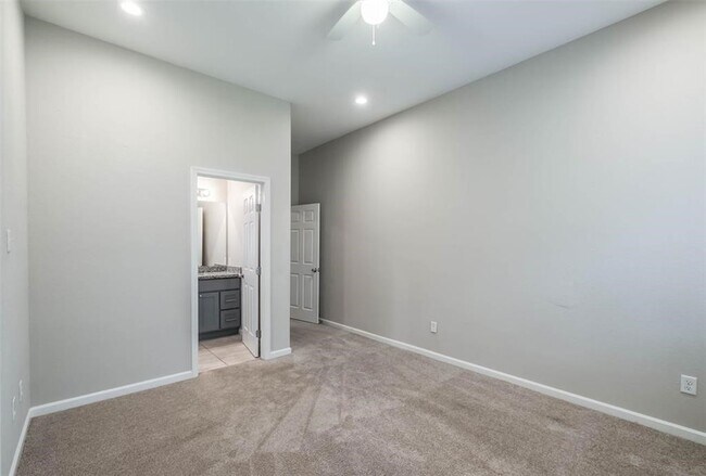 Building Photo - 3207 Avenue O