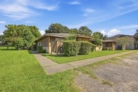 Building Photo - 8160 Stonebrook Dr