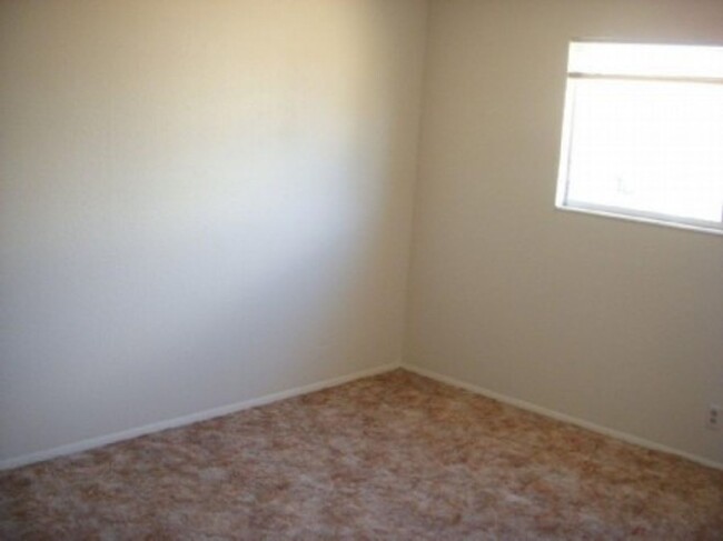 Building Photo - GREAT VIEWS - CLOSE TO UNR AND RANCHO SAN ...