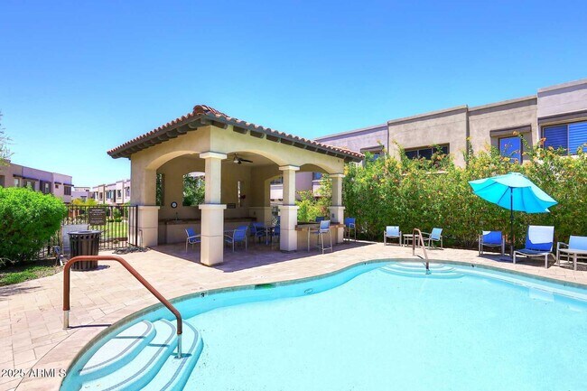 Building Photo - 7320 E Vista Bonita Dr