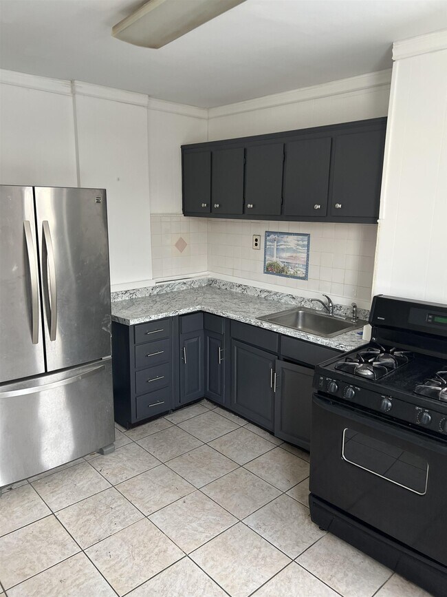 Building Photo - 167 Garfield Ave