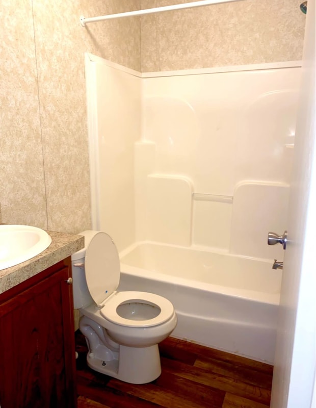 Building Photo - 104 Persimmon Dr