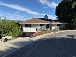 Building Photo - 5368 Campo Rd