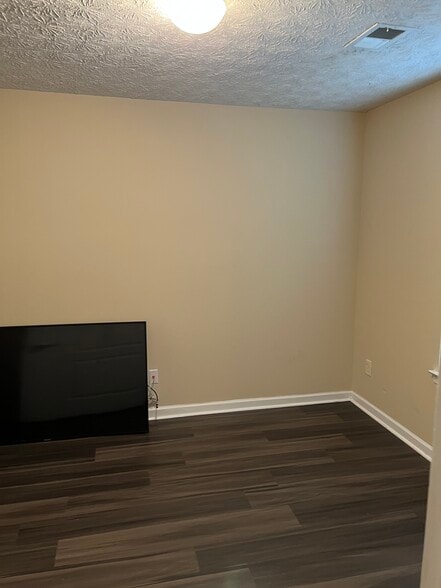 Building Photo - 827 Hannah Ct