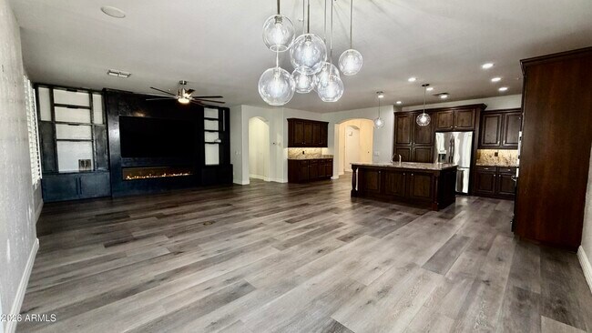 Building Photo - 1777 W Ocotillo Rd