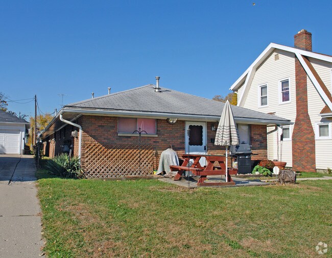 Building Photo - 1433 Rosemont Blvd