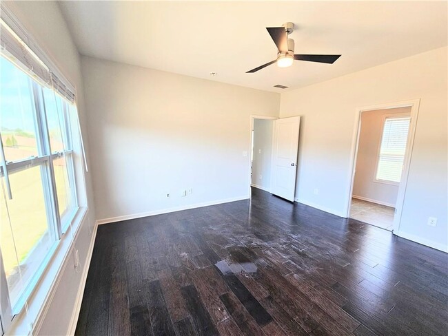 Building Photo - 821 Westmoreland Circle Northwest