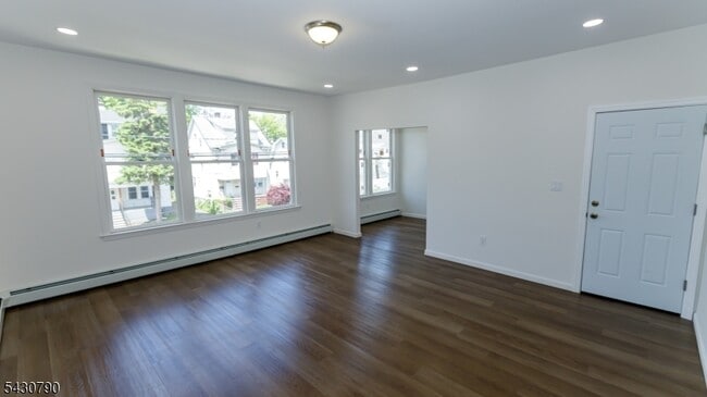 Building Photo - 182 Ellery Ave