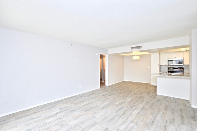 Living room - 4444 E Paradise Village Pky N