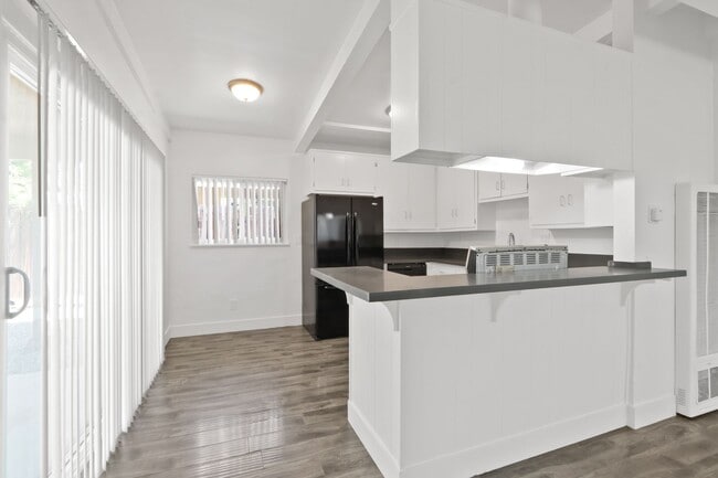 Building Photo - Stillman Apartments