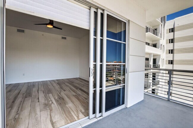 Building Photo - 155 E Boca Raton Rd