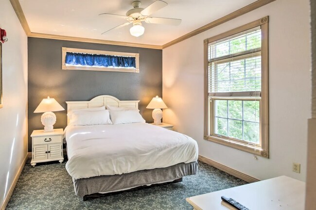 master bedroom - 418 Beachfront Dr