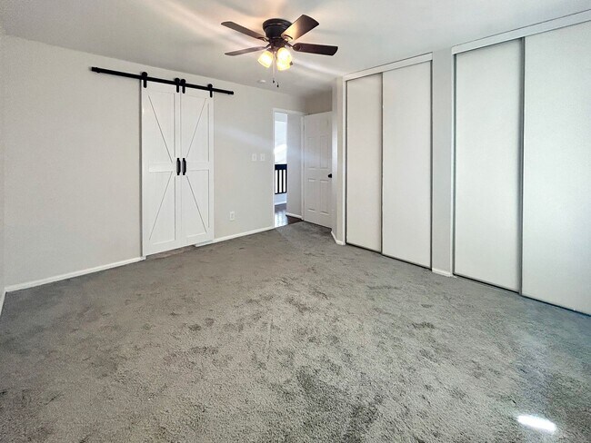 Building Photo - $0 DEPOSIT OPTION. DESIRABLE DAKOTA STATION SPLIT-LEVEL HOME WITH 3 BEDROOMS, 2 BATHS, AND SPACIO...