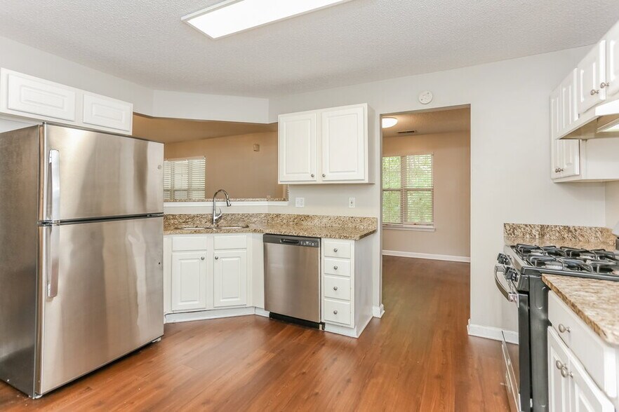 Building Photo - 3234 Grove Trail