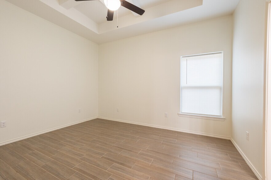 Building Photo - 420 Carlisle Ave