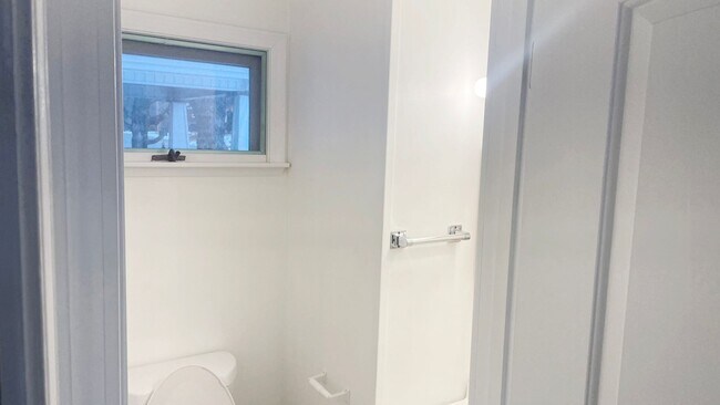 Building Photo - 73-75 Wallingford Ave