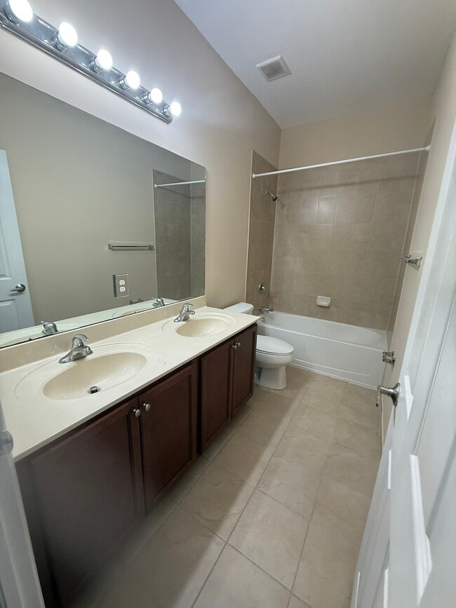 Building Photo - 3236 NW 31st Terrace