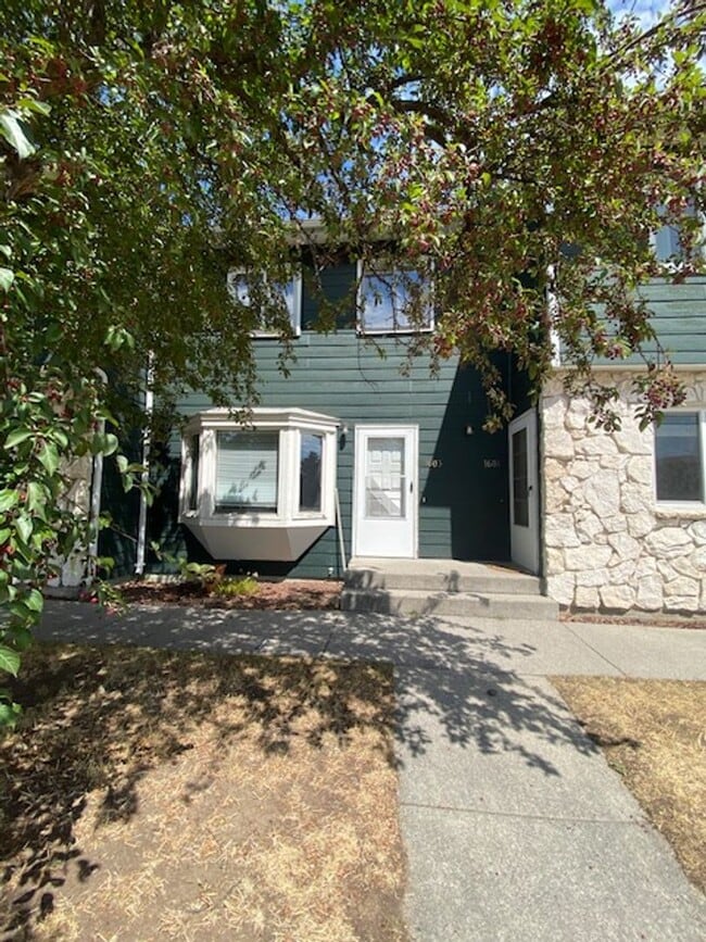 Building Photo - 1603 W Koch St