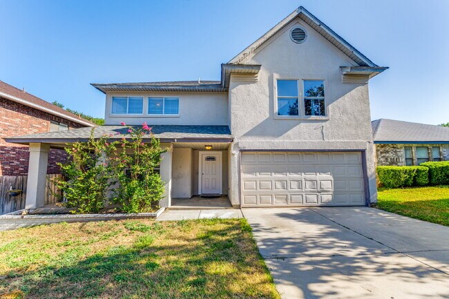 Primary Photo - ***Special, Half Off One Months Rent with ...