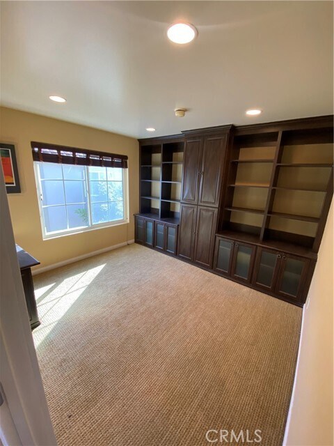Building Photo - 6031 Shadowbrook Cir