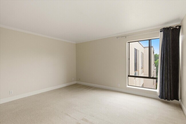 Building Photo - 450 N Civic Dr