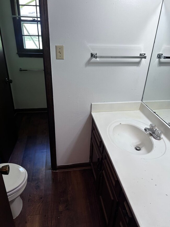 Building Photo - 1601 Cedarbrook Dr