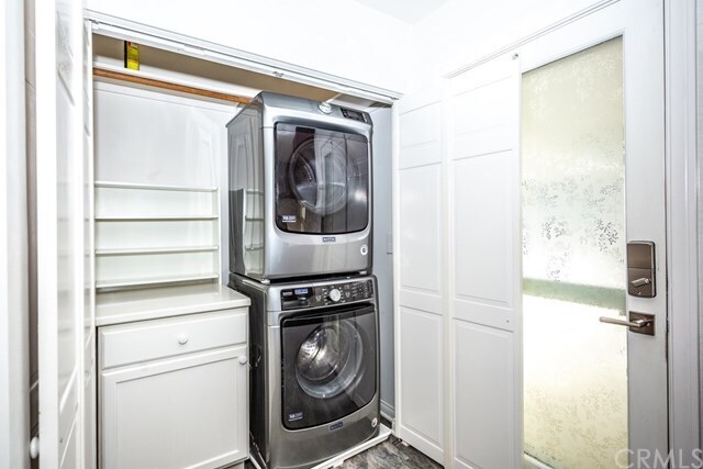 Building Photo - 3367 Roxanne Ave