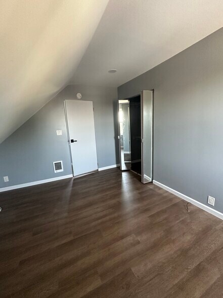 Building Photo - 326 Walnut St