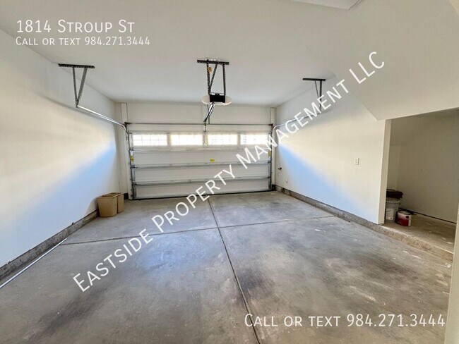 Building Photo - 1814 Stroup St