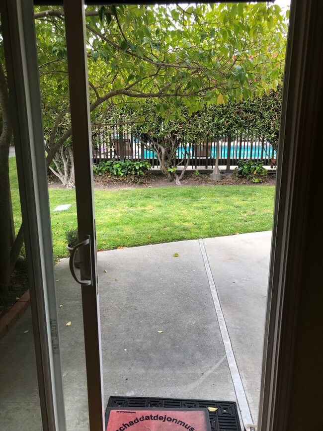 Building Photo - 3 Bed/ 2 Bathroom House in Santa Cruz